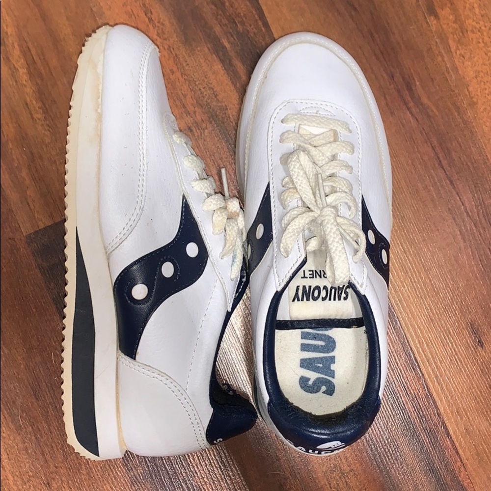 VINTAGE SAUCONY SNEAKERS SIZE 7.5 WOMENS